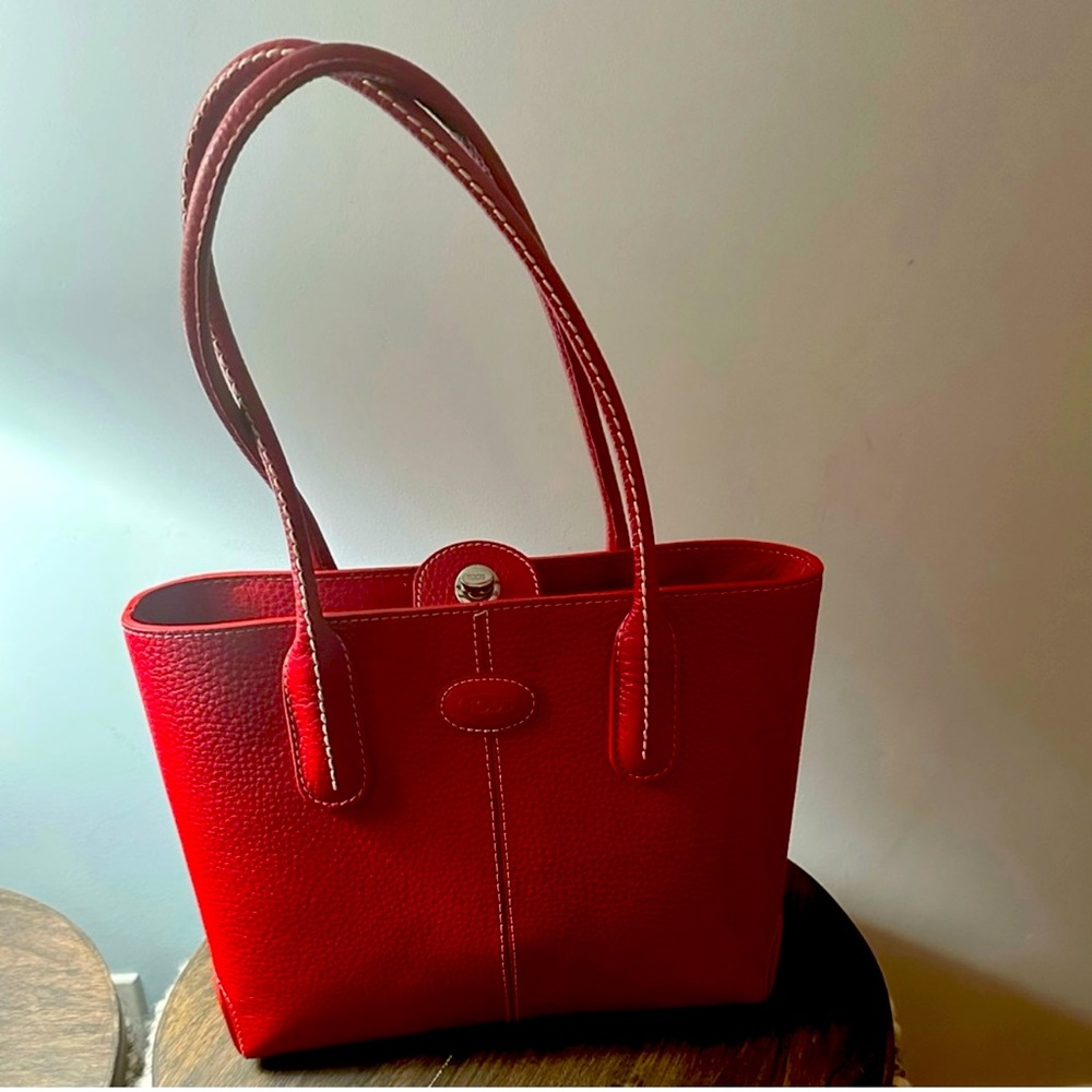 Tod’ red leather !